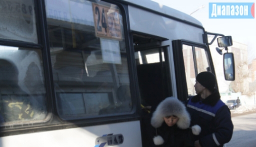 Пассажир выпал из автобуса и попал в реанимацию