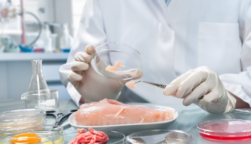 В Актобе возле рынка будут проверять продукты